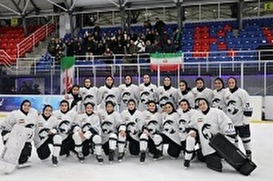 دختران یخی ایران بر بام آسیا ایستادند