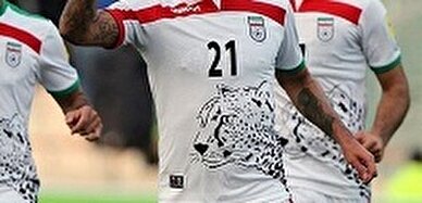 تصویر پوزپلنگ به پیراهن تیم ملی فوتبال بازمی گردد