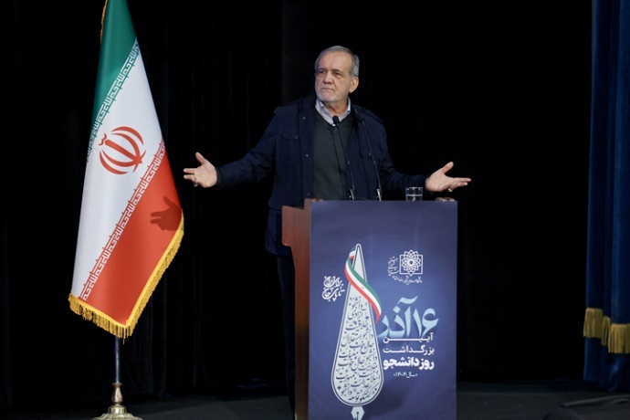 سخنان پزشکیان درباره گرانی بنزین حجاب و سیم کارت سخنان پزشکیان درباره گرانی بنزین حجاب و سیم کارت